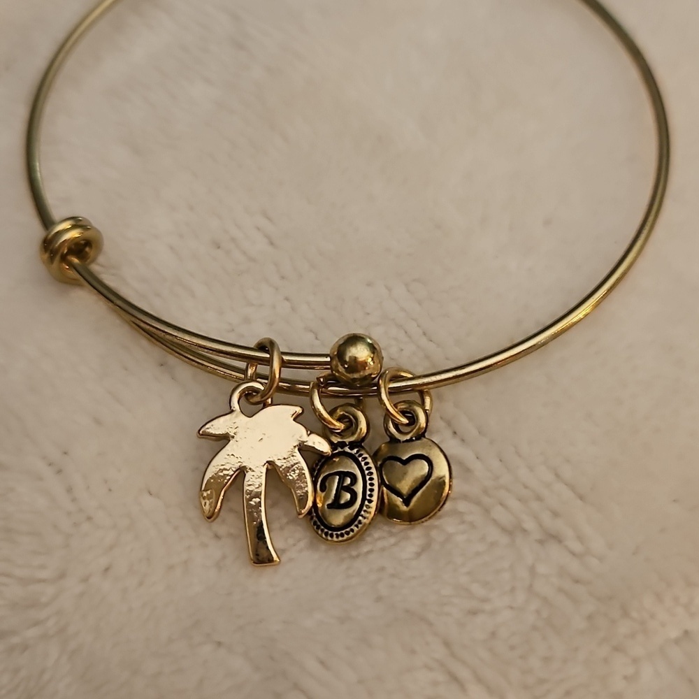 3/$30 BELLA PERLINA Palm Tree and Heart Charm Slide Bracelet - Picture 5 of 5